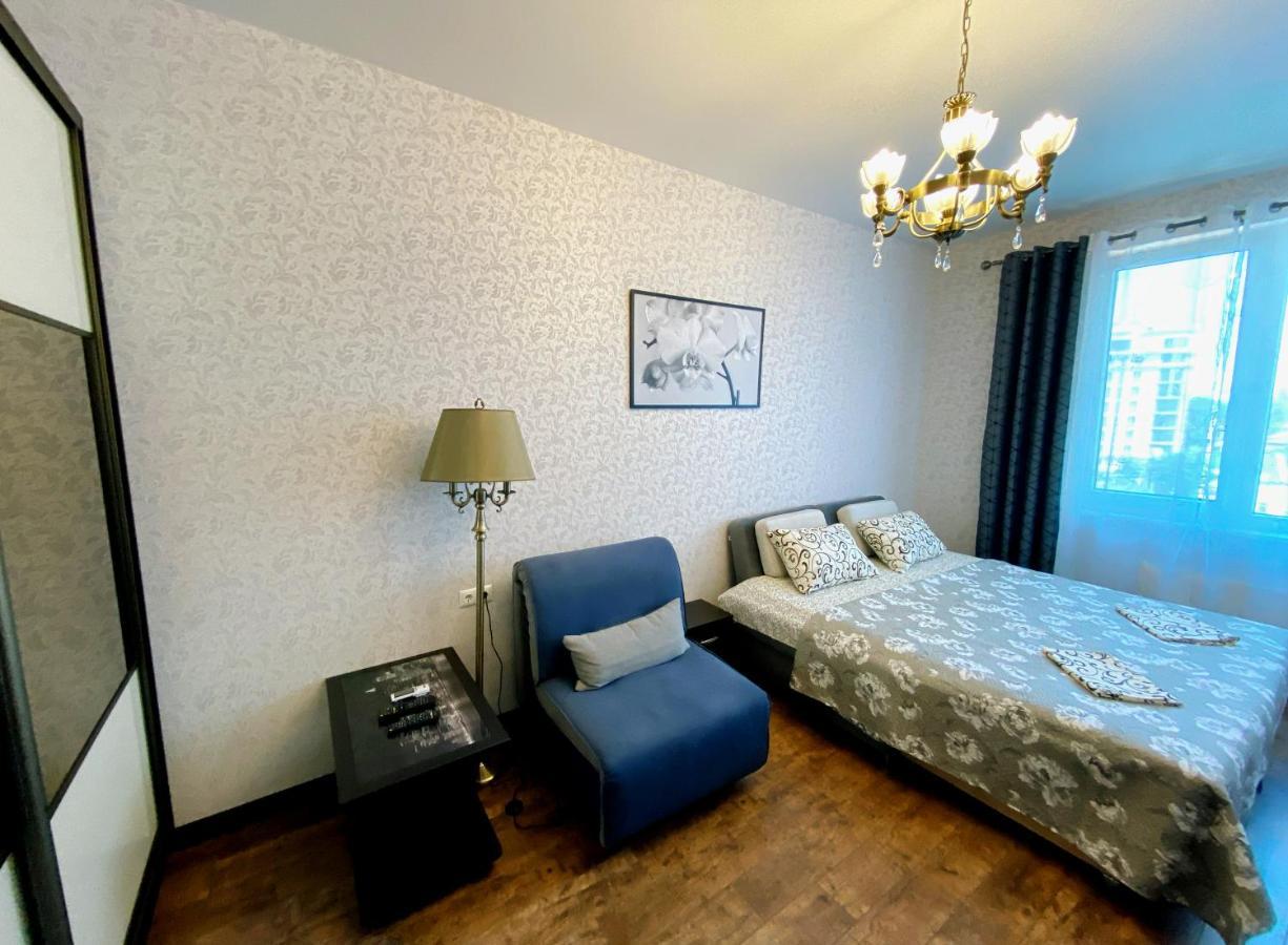 Italian Boulevard Modern Apartment Одесса Экстерьер фото